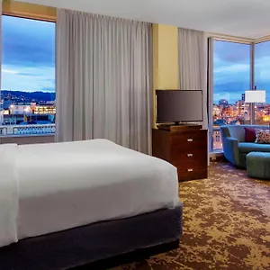 Courtyard By Marriott Center Hotel